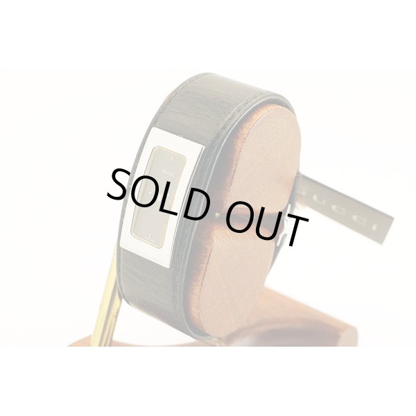 グッチ　バングルウォッチ　７８００Ｓ　黒文字盤　サイド