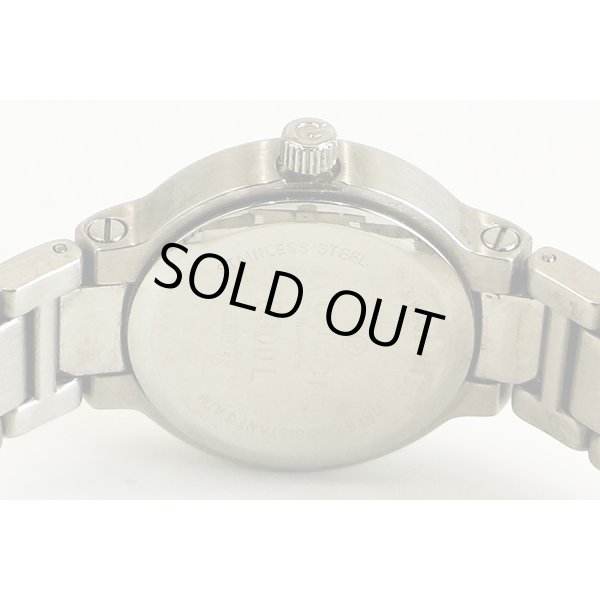 グッチ　８９００Ｌ　グレー文字盤　裏面拡大