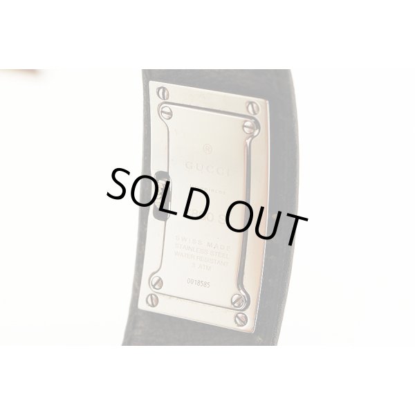 グッチ　バングルウォッチ　７８００Ｓ　黒文字盤　裏面拡大