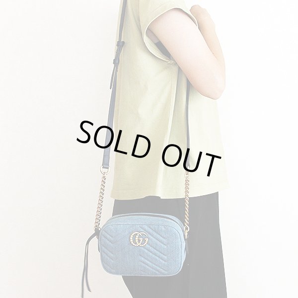 グッチ　GGマーモント　パールショルダーバック 477895 213317　ブルー　掛けたイメージ