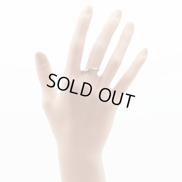 ４℃ 　K18WG ダイアイリリング 2.00g　装着イメージ