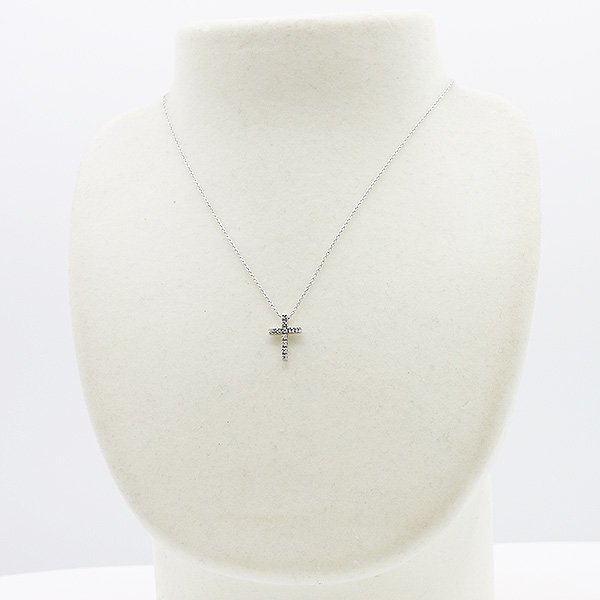 スタージュエリー　K18WG ダイアイリペンダントネックレス 0.11ct 2.80g　装着イメージ