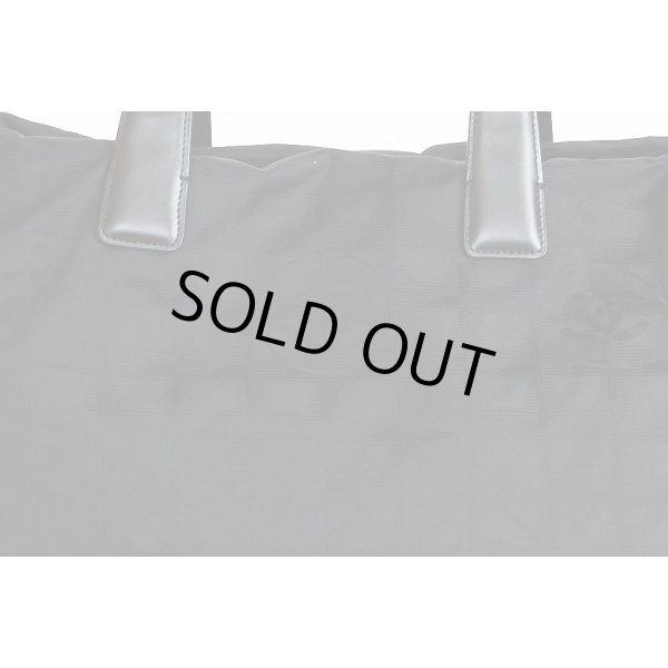 シャネル　ニュートラベルライン トートMM ブラック　拡大