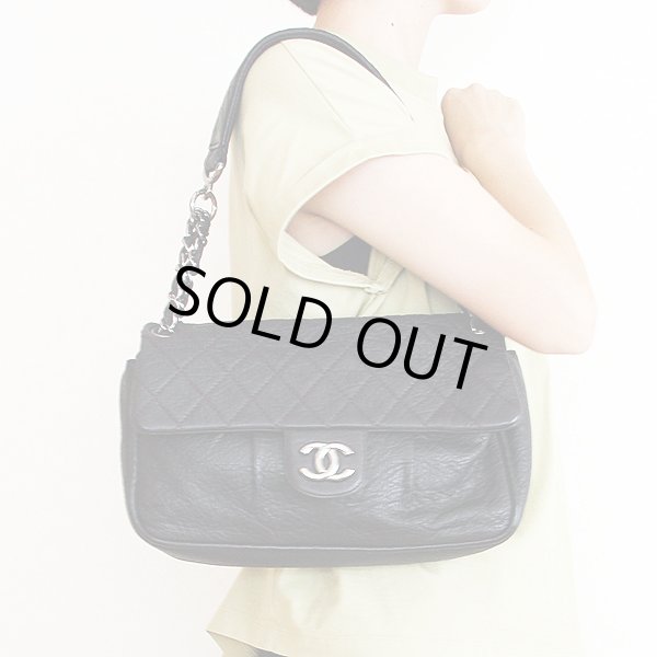 シャネル マトラッセ ワンショルダーバック ダークパープル／SIV金具　掛けたイメージ