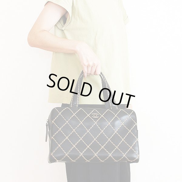 シャネル　ワイルドステッチ ハンドバック A14692 ブラック　持ったイメージ