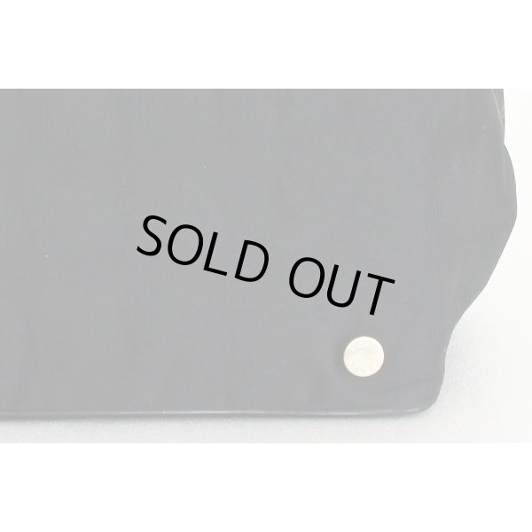 シャネル　ニュートラベルライン トートMM ブラック　底拡大