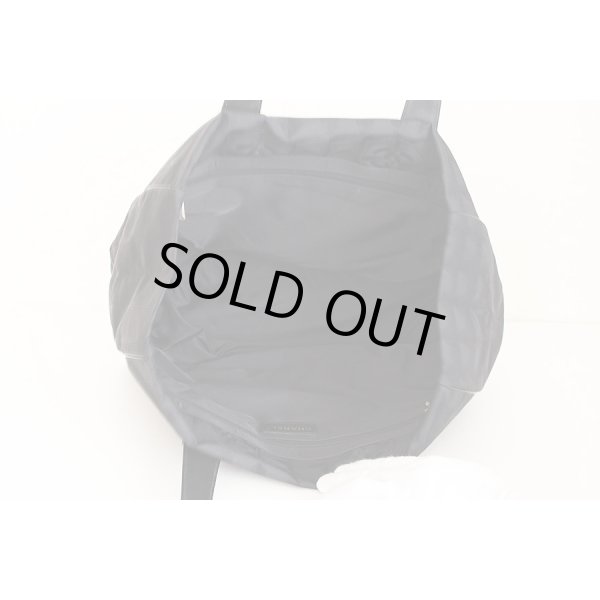 シャネル　ニュートラベルライン トートMM ブラック　中身