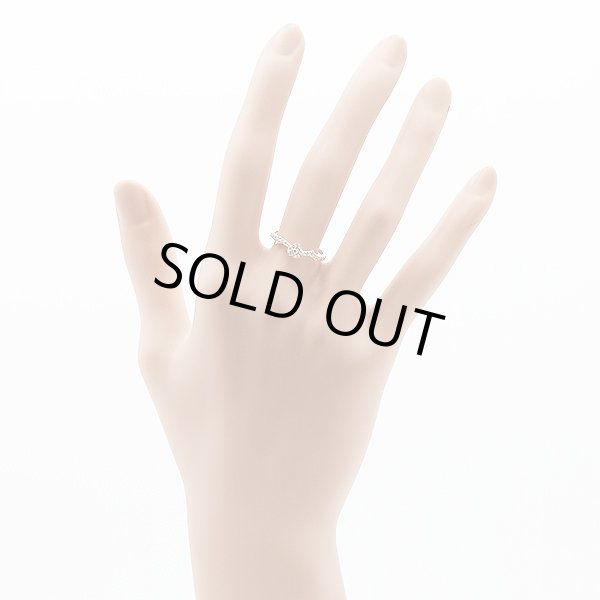 セイレーン　アズーロ K18 ダイアイリリング 0.15ct 0.01ct 1.90g　装着イメージ