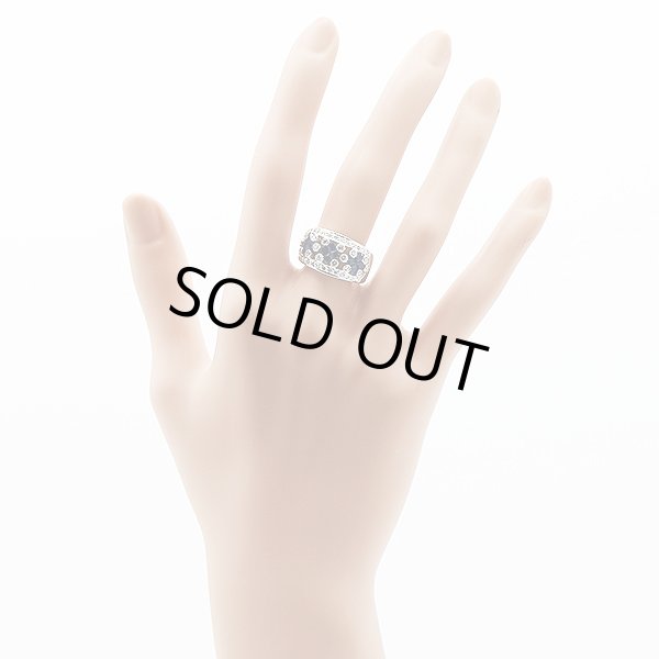K18WG サファイアダイアイリリング 1.27ct 0.55ct 7.60g　装着イメージ