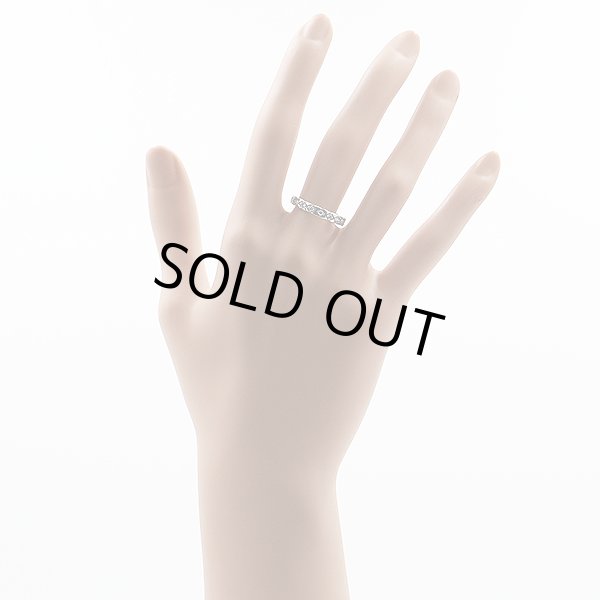 シャネル　750WG ココ クラッシュリング J11871 3.40g 　装着イメージ