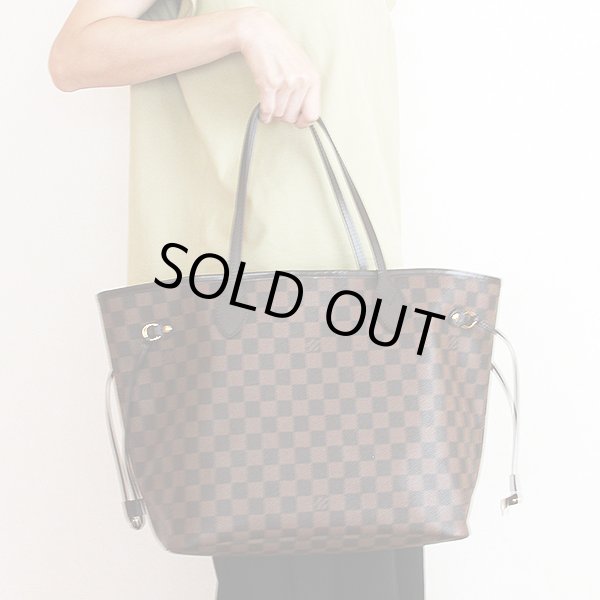 ルイ・ヴィトン　ネヴァーフルMM N41358　持ったイメージ