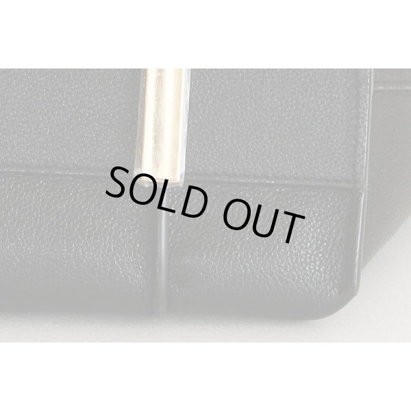 トッズ　Tタイムレス レザー ショッピングバック ミニ ブラック　底拡大