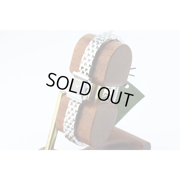 グッチ　Ｇフレームスクエア　ＹＡ１２８．５　黒文字盤　３Ｐ　サイド