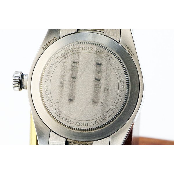 チューダー　ヘリテージ　ブラックベイ　７９０３０Ｎ　黒文字盤　黒ベゼル　裏面拡大