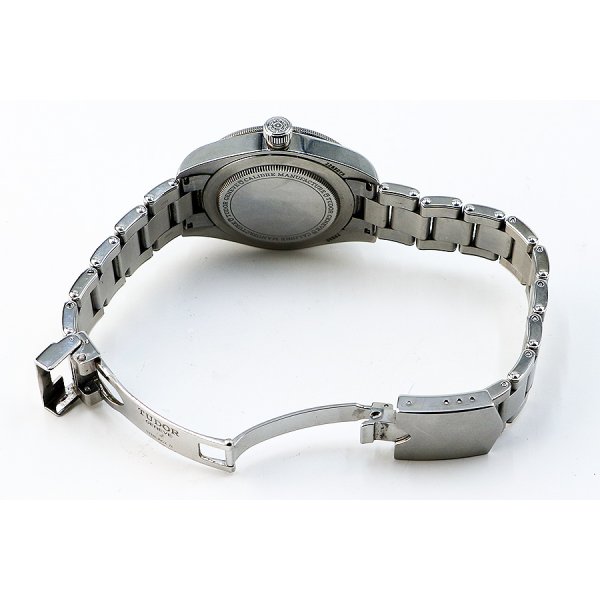 チューダー　ヘリテージ　ブラックベイ　７９０３０Ｎ　黒文字盤　黒ベゼル　ブレス