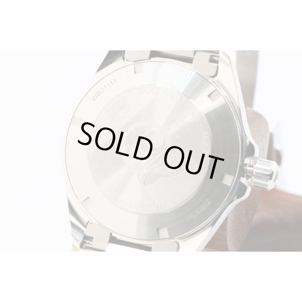 タグホイヤー　アクアレーサー　ＷＢＤ１１１１　白文字盤　裏面拡大