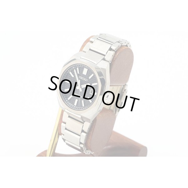 セイコー　アストロン　ＳＢＸＹ０６３　黒文字盤　電波ソーラー　７Ｂ７２－０ＡＦ０　サイド