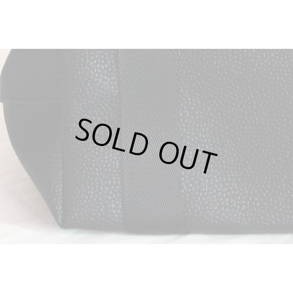 エルベシャプリエ　リュクスライン スクエアトートM 604G ノワール／ノワール　底拡大