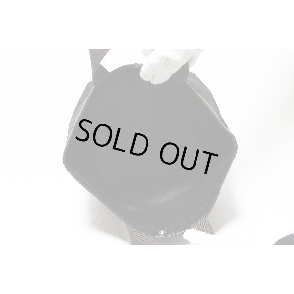 エルベシャプリエ　コーデュラ舟型トートM 707C ノワール／モカ　中身