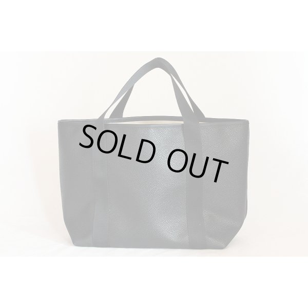 エルベシャプリエ　リュクスライン スクエアトートM 604G ノワール／ノワール　裏面