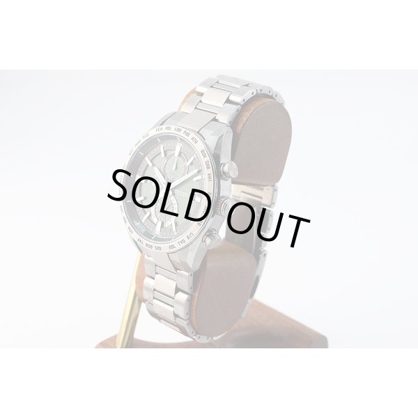 シチズン　アテッサ　ＡＴ８１８１－６３Ｗ　電波エコドライブ　緑文字盤　サイド