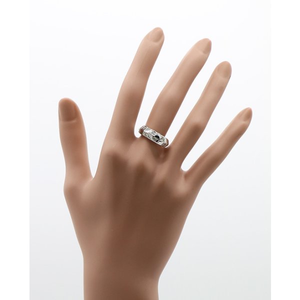 PT900 ダイアイリリング 0.14ct 5.50g　装着イメージ