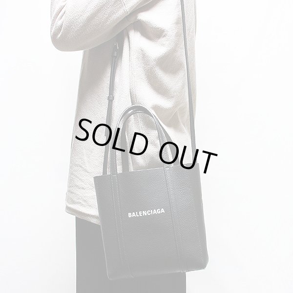 バレンシアガ　エブリデイ　トート　XXS 551815　ブラック　掛けたイメージ