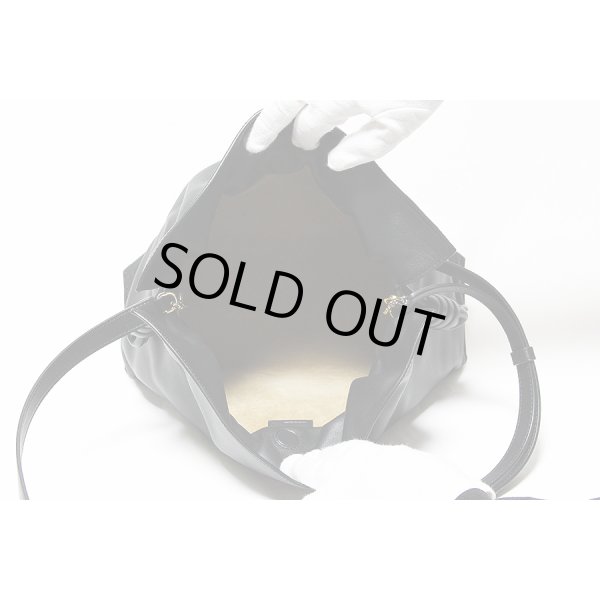 ロエベ　フラメンコ　クラッチ　ミディアム　A411FC1XBF　ブラック　中身