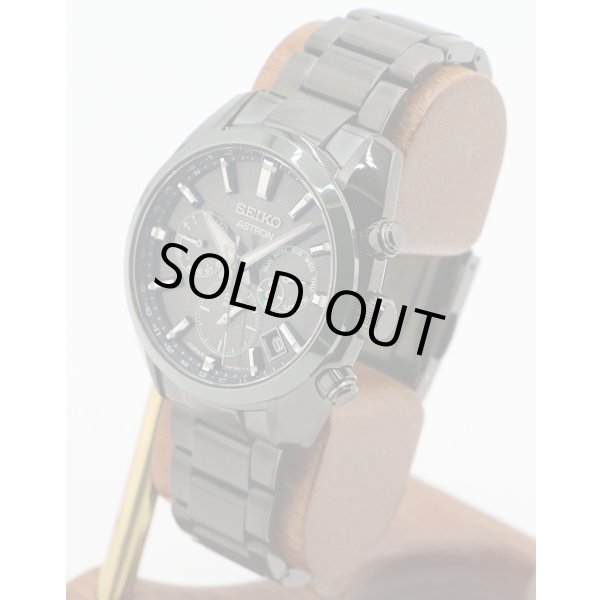 セイコー　アストロン　ＳＢＸＹ０７９　ネビュラ　黒文字盤　緑ベゼル　サイド