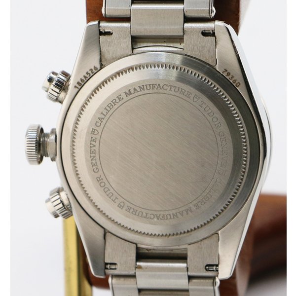 チューダー　ブラックベイ　クロノグラフ　７９３６０Ｎ　白文字盤　黒インダイアル　裏面拡大