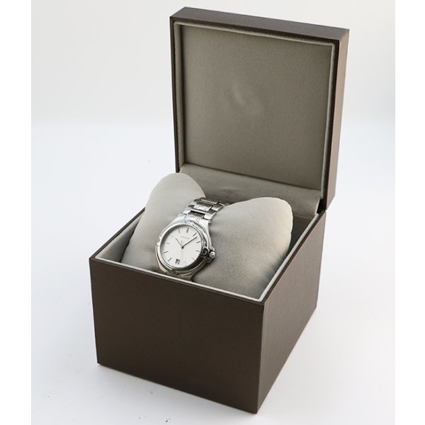 グッチ　ＧＱ９０４０Ｍ（ＹＡ０９０３１８）　銀文字盤　箱