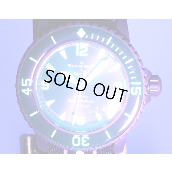 スウォッチ　ブランパンコラボ　フィフティファソズム　オーシャンオブストーム（月）　暗所