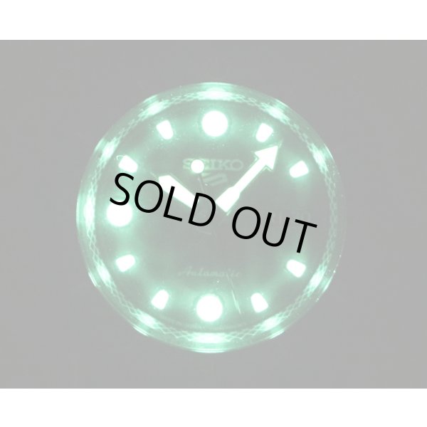 セイコー　セイコー５　ＳＢＳＡ０９７　グレー文字盤　４Ｒ３６－０９Ｇ０　暗所