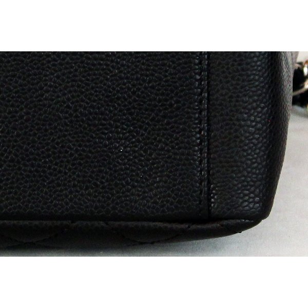 シャネル　PST チェーントートバック A20994 ブラック／SIV金具　底拡大