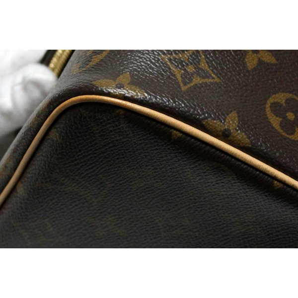 ルイ・ヴィトン　ニース・ミニ M44495　底部のパイピング部に汚れ