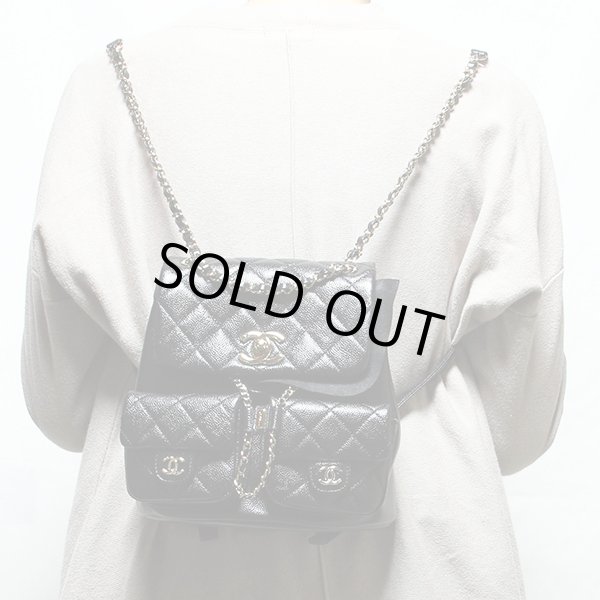 シャネル　マトラッセ チェーンリュック AS3787 ブラック／GP金具　背負ったイメージ