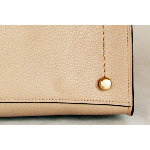 コーチ　チャーリー キャリーオール28 No.D1881-29529 ベージュ　底拡大