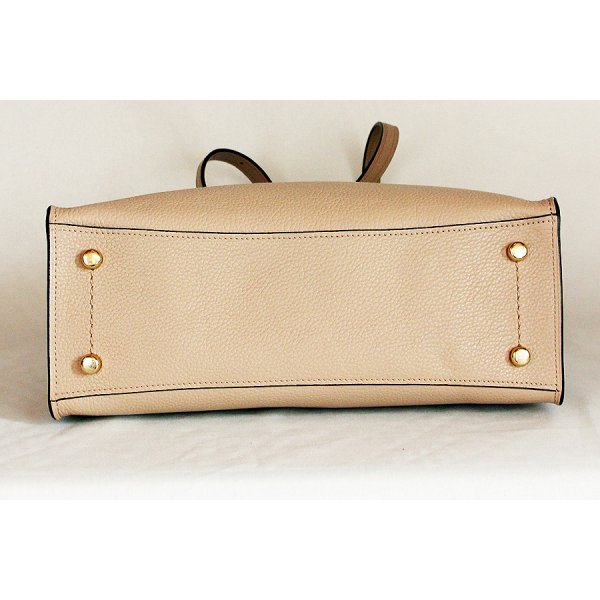 コーチ　チャーリー キャリーオール28 No.D1881-29529 ベージュ　底