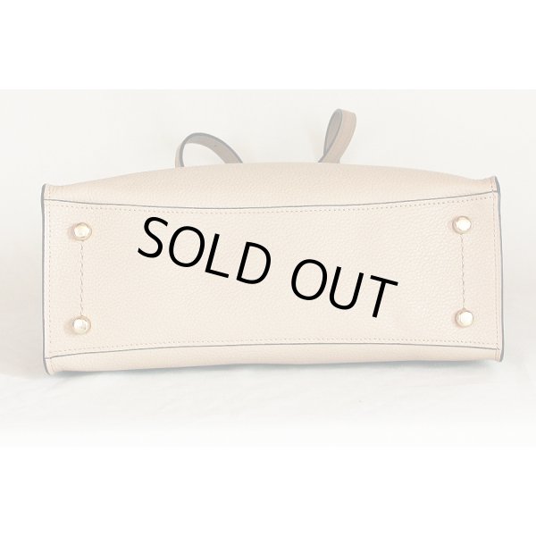 コーチ　チャーリー キャリーオール28 No.D1881-29529 ベージュ　底