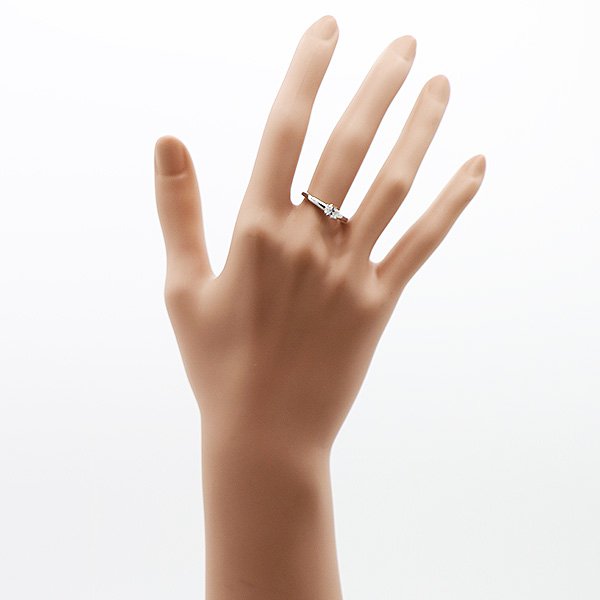 PT950/K18 ダイアイリリング 0.30ct 0.05ct 3.20g　装着イメージ