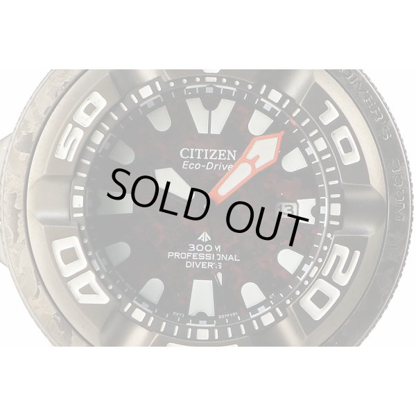 シチズン　プロマスター　ダイバー３００　ＢＪ８０５９－０３Ｅ　赤文字盤　表面拡大