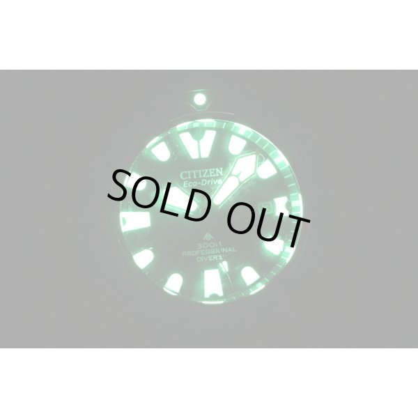 シチズン　プロマスター　ダイバー３００　ＢＪ８０５９－０３Ｅ　赤文字盤　ライト暗闇