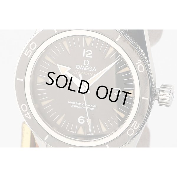 オメガ　シーマスター　コーアクシャル　２３３．３０．４１　黒文字盤　表面拡大