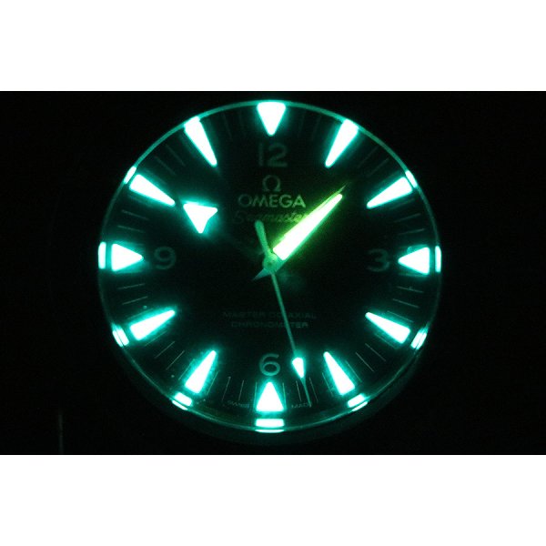 オメガ　シーマスター　コーアクシャル　２３３．３０．４１　黒文字盤　ライト暗闇