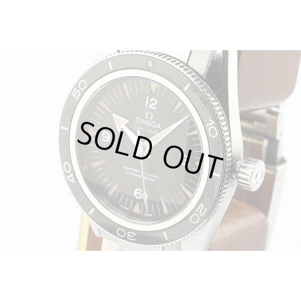 オメガ　シーマスター　コーアクシャル　２３３．３０．４１　黒文字盤　サイド拡大