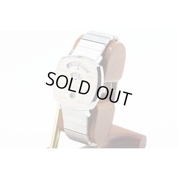 グッチ　グリップウォッチ　１５７．３　銀文字盤　ディスク回転式　サイド