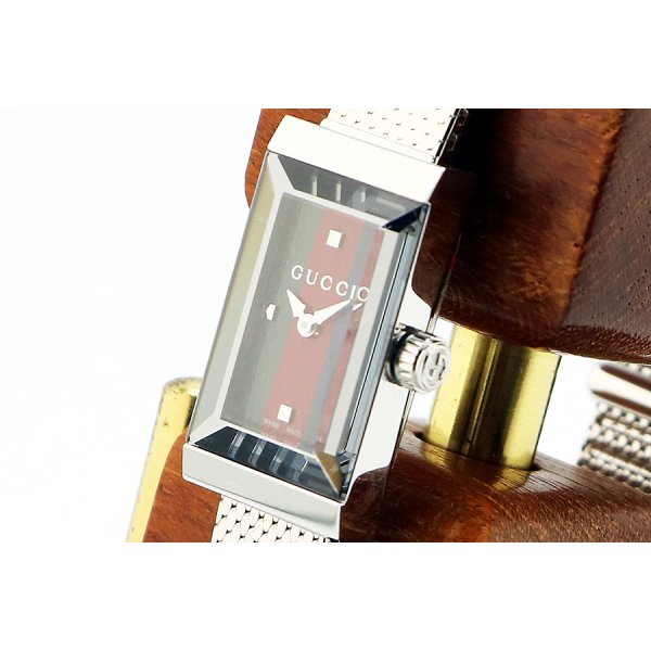 グッチ　Ｇフレーム　レクタンギュラー　ＹＡ１４７．５　トリコロール文字盤　サイド拡大