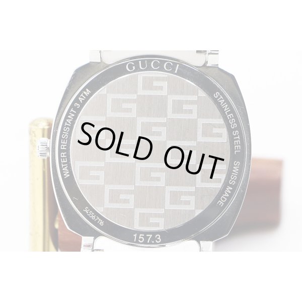 グッチ　グリップウォッチ　１５７．３　銀文字盤　ディスク回転式　裏面拡大