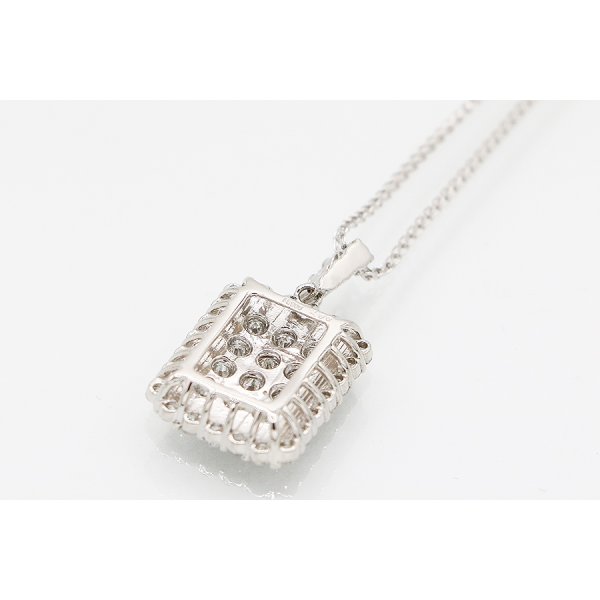 K18WG/PT900 ダイアイリペンダントネックレス 2.00ct 8.60g 裏面