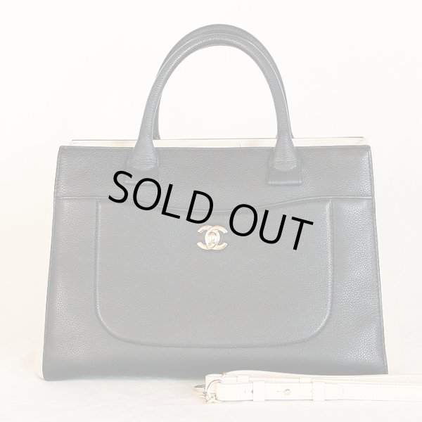 シャネル ネオエグゼクティブ 2WAYトートバック A69930 ブラック／アイボリー／GP金具 